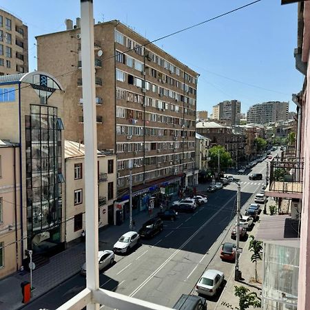 California Hostel Yerevan Exterior photo